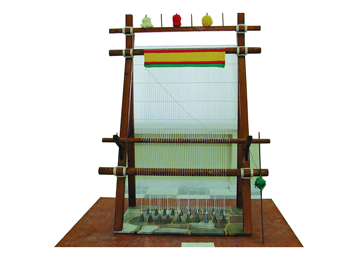 The vertical Mycenaean loom